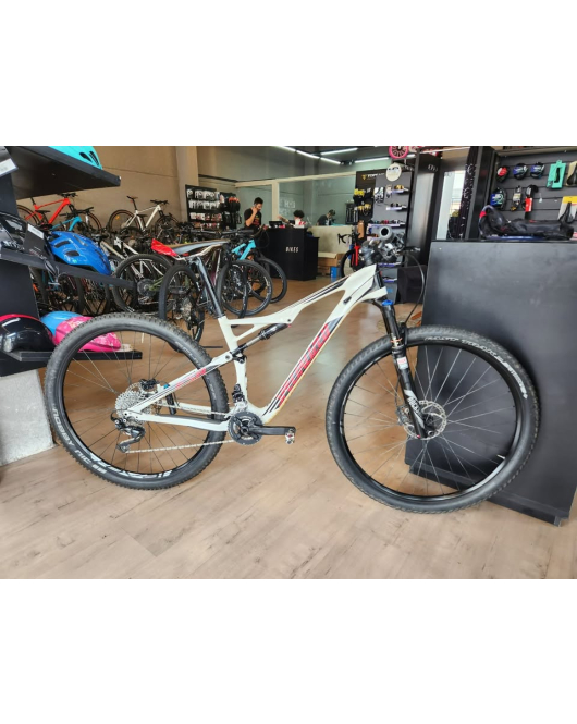 Bicicleta Specialized Epic - Tamanho M-17" - Semi Nova